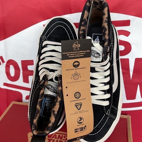 Vans Men’s Sk8-Hi Mite-1
(Suede) Black/Leopard
VNOA5HZY6D8
boots - sneakers - Picture 13 of 16